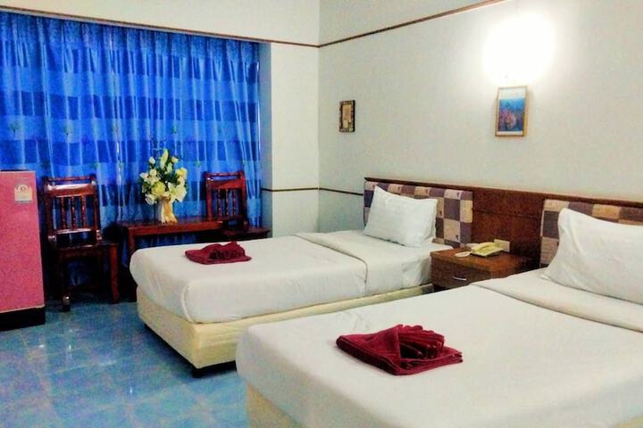 Room 12 of 27