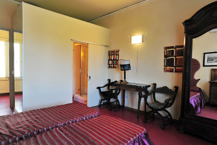 Room 4 of 333
