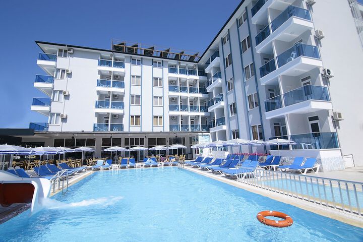 Pool Hotel