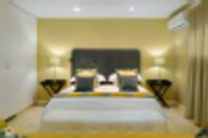Room 100 of 432