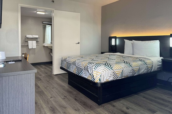 Room 29 of 54