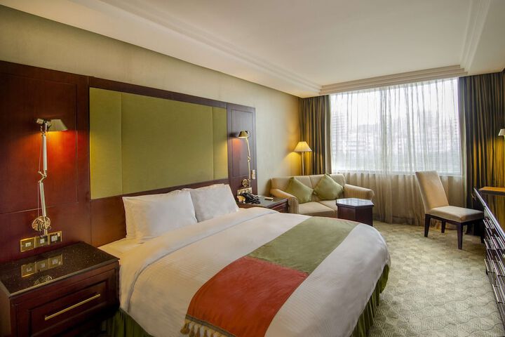 Room 28 of 71