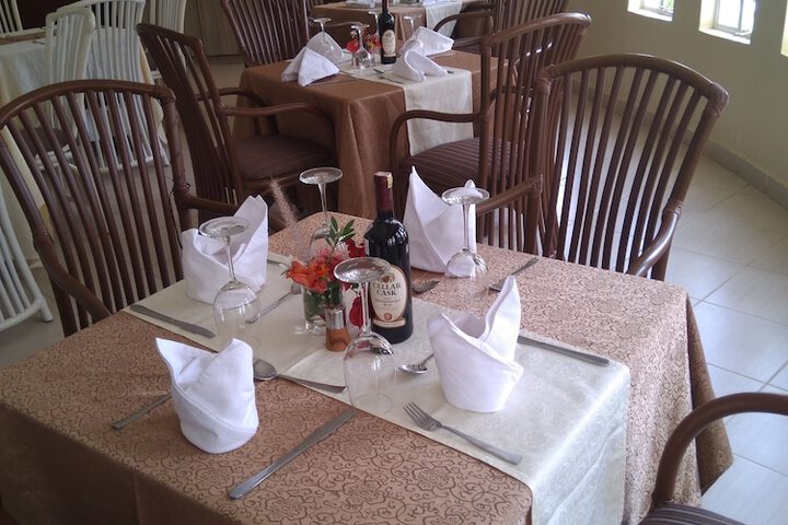 Dining 23 of 45