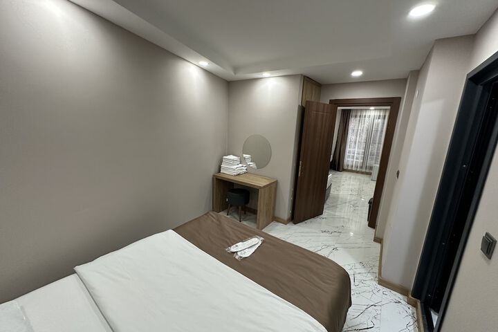 Room 8 of 40
