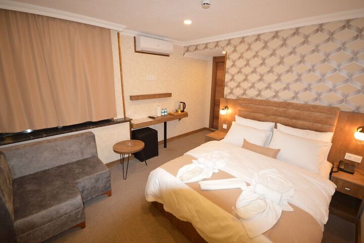 Room 6 of 39
