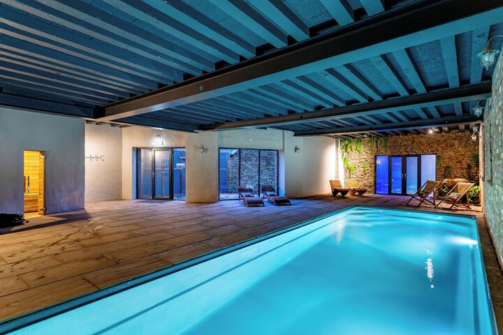 Pool 15 of 22