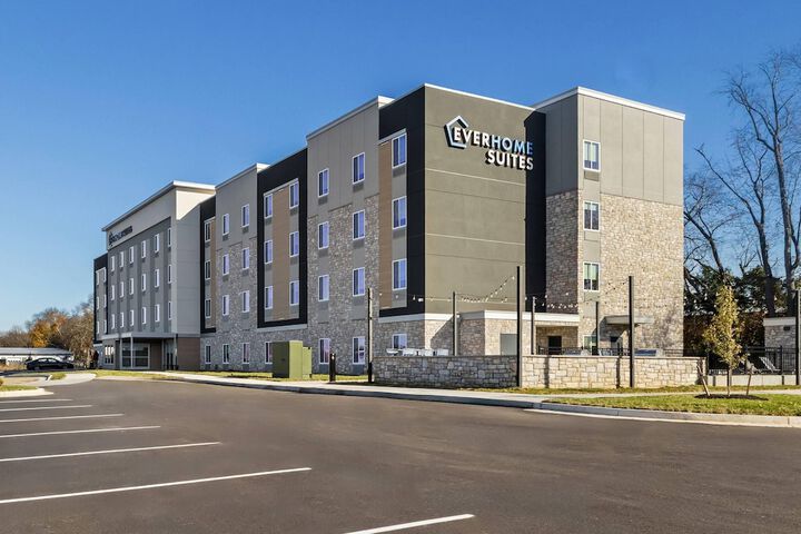 Exterior of Everhome Suites Bowling Green by Choice Hotels