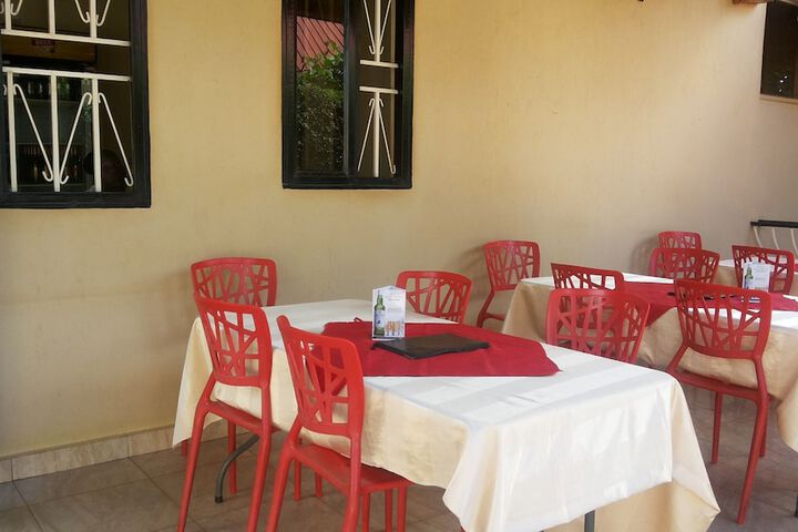 Dining 40 of 50