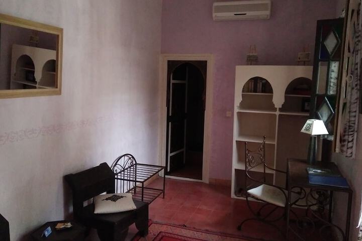 Room 9 of 38