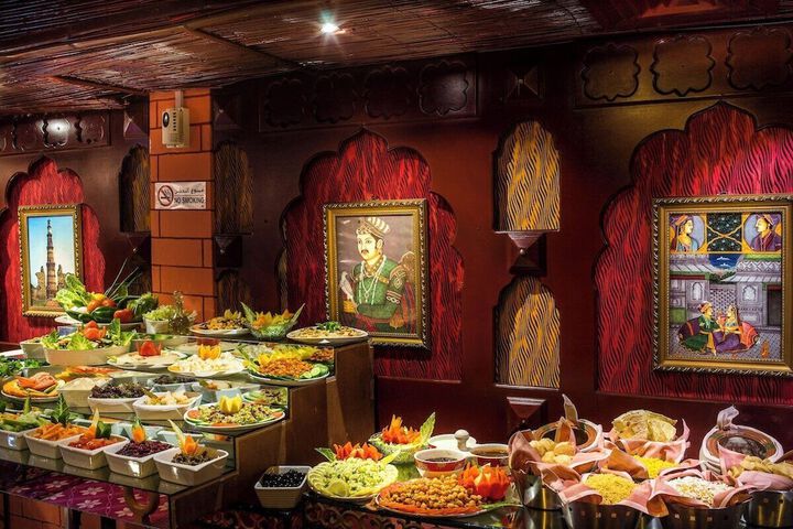 Dining 6 of 8