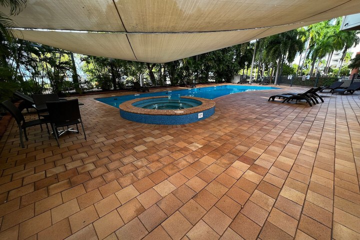 Pool 13 of 16