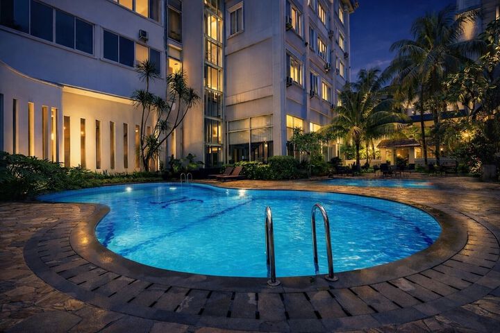 Pool Hotel
