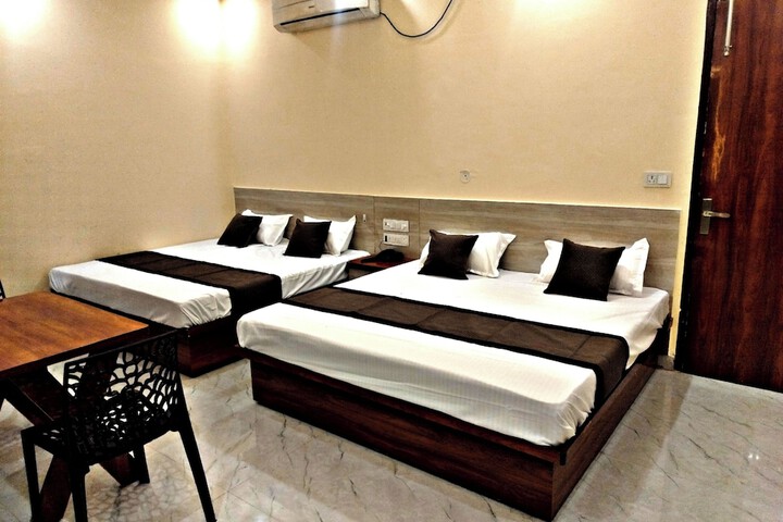 Room 9 of 47