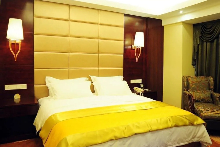 Room 5 of 14