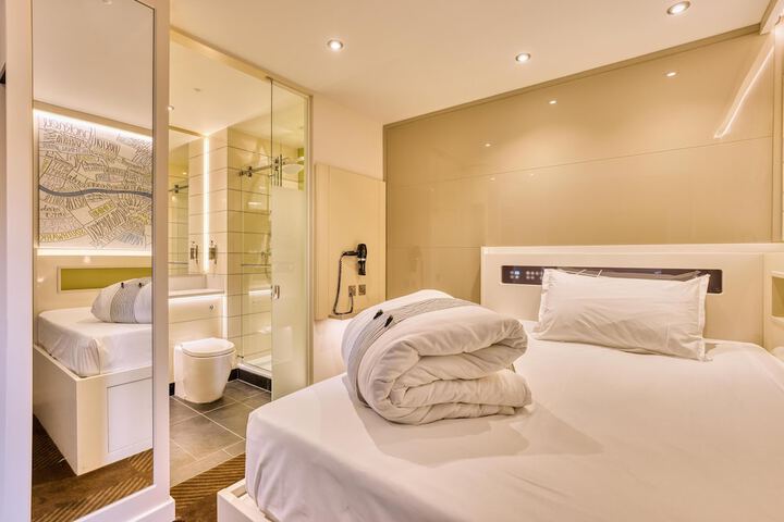 Room 5 of 15