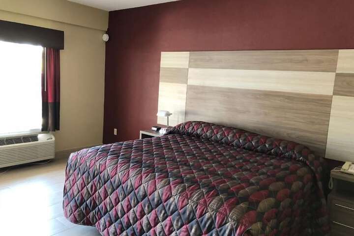 Standard | King Bed (8 of 9)