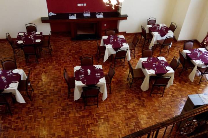 Dining 14 of 23
