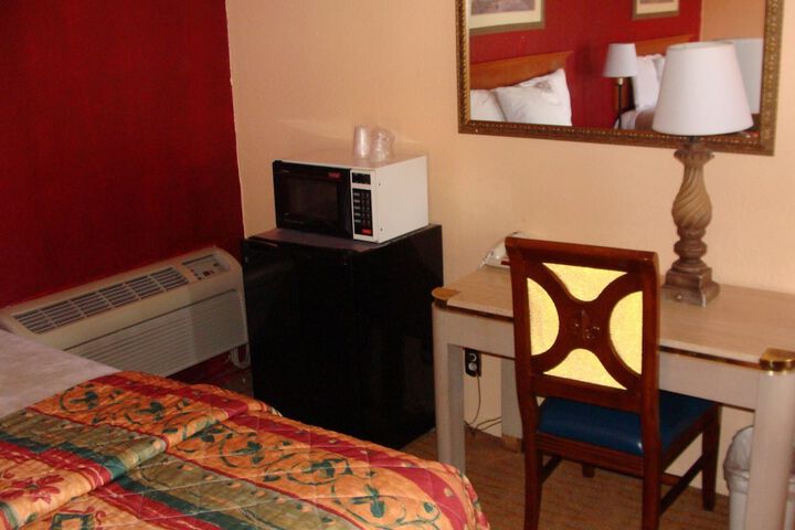 Room 23 of 40