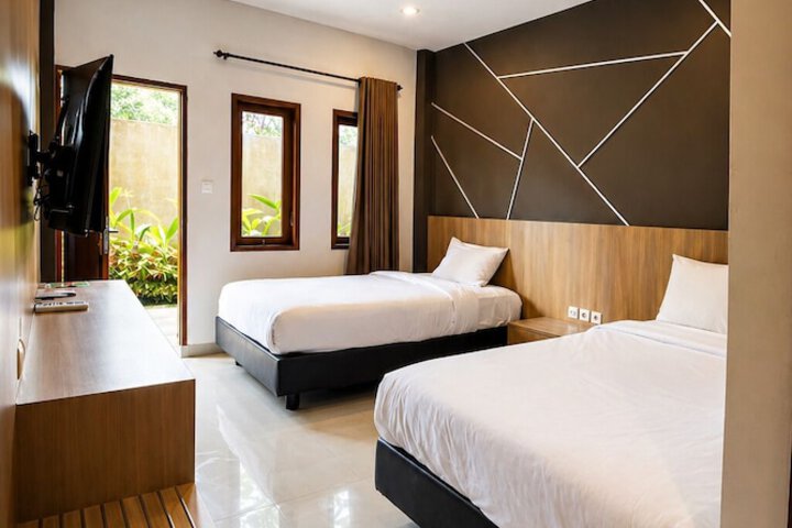 Room 9 of 31