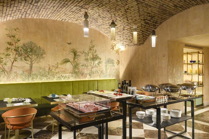 Breakfast area