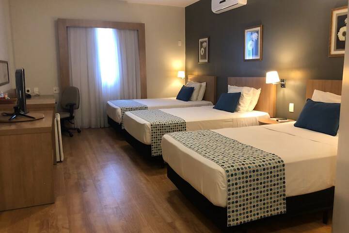 Room 12 of 37