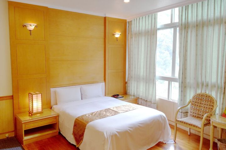 Room 32 of 122