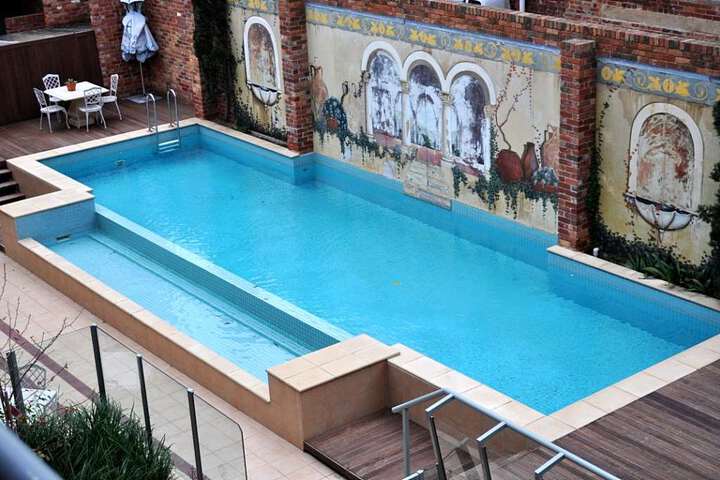 Pool 32 of 73