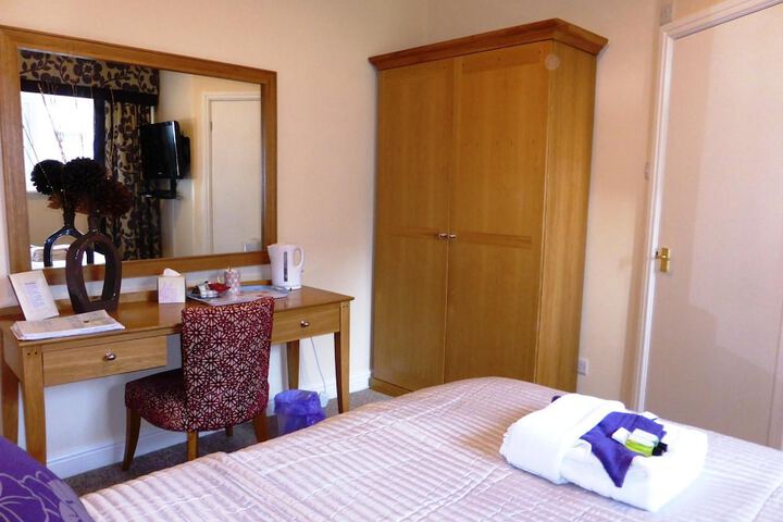 Room 16 of 39