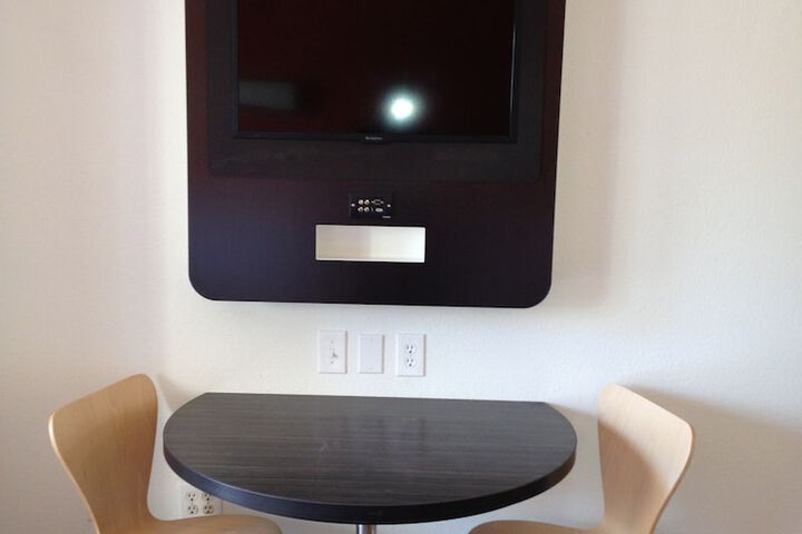 2 Double Beds (10 of 12)