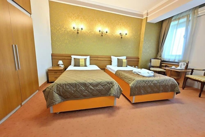 Room 48 of 93