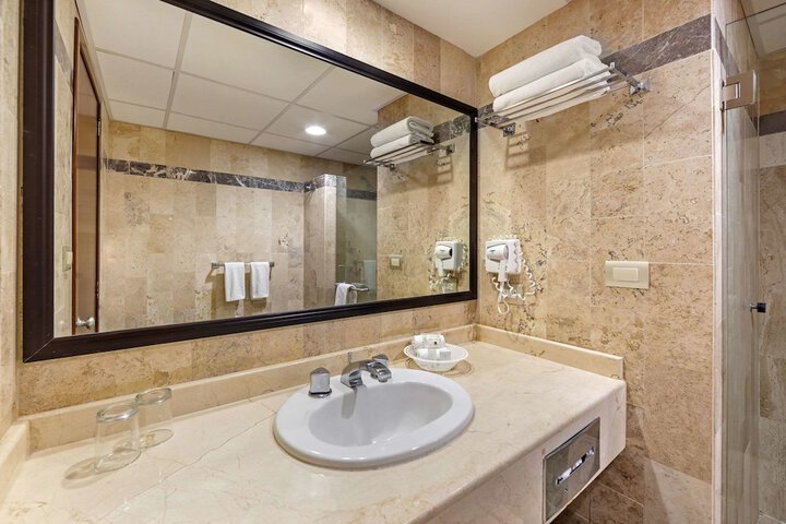 Room 40 of 70