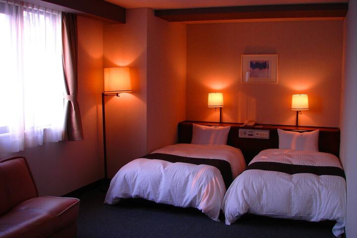 Room 5 of 27
