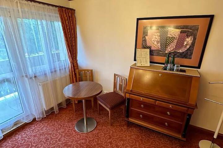 Room 37 of 106