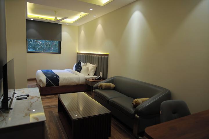 Room 21 of 36