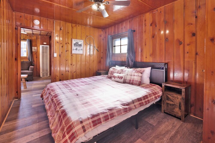Room 5 of 171