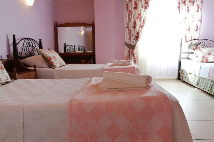 Room 5 of 13