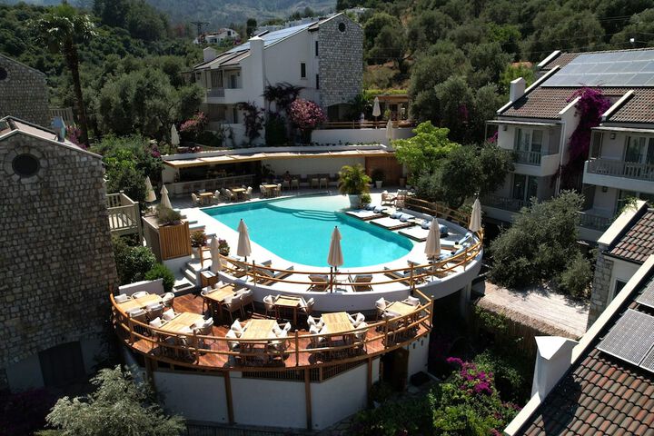 Pool 26 of 40