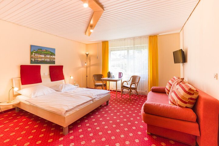 Room 7 of 38