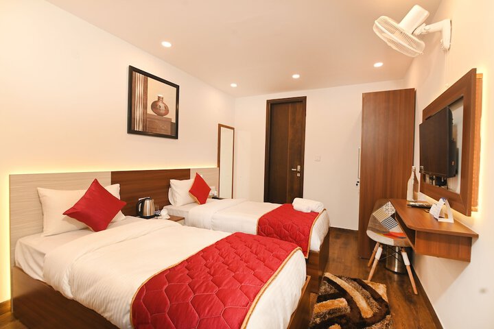 Room 8 of 17