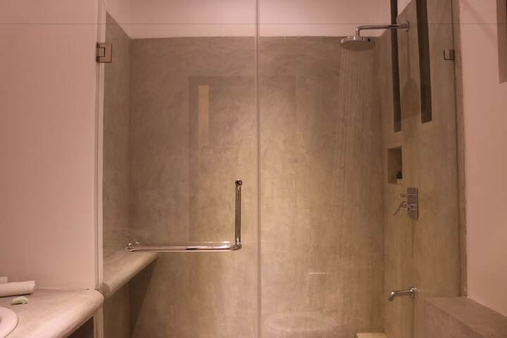 Room 28 of 45