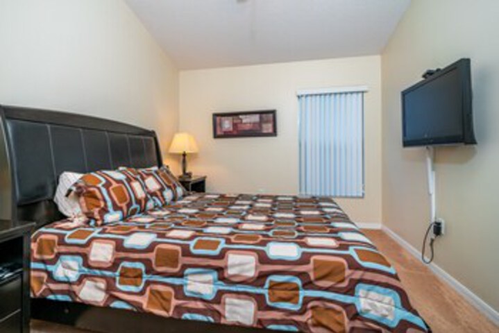 Room 30 of 35