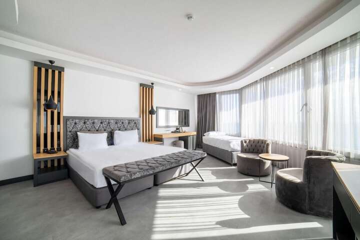 Room 12 of 48