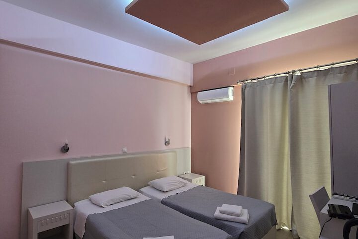 Room 14 of 36