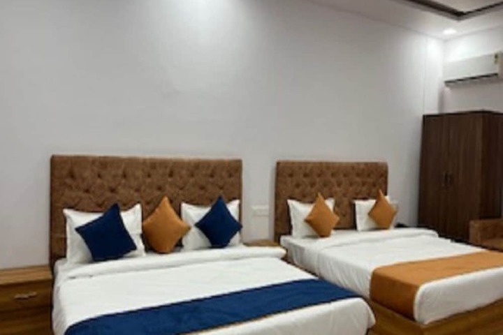 Room 8 of 26