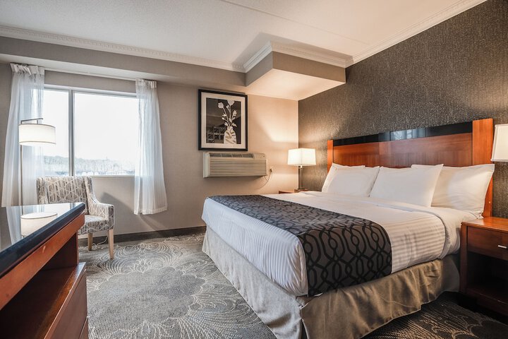 Room 34 of 84