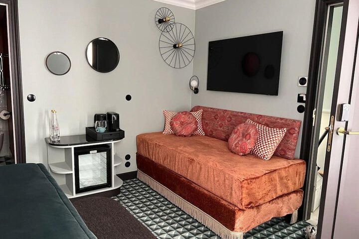 Room 53 of 108