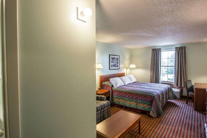 Room 12 of 24