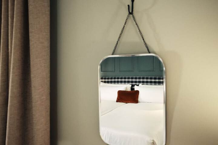 Room 9 of 40