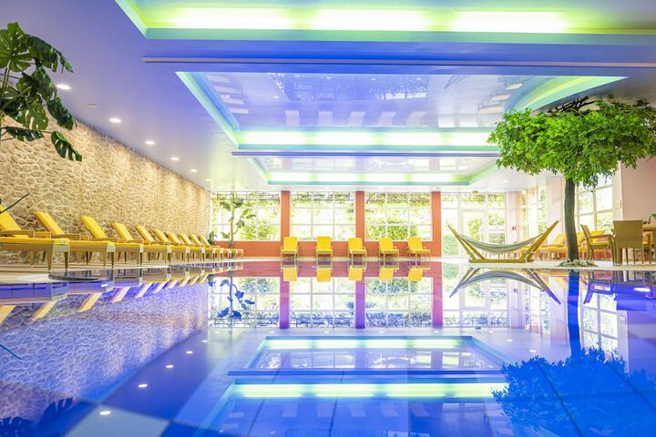 Hotel with Pool