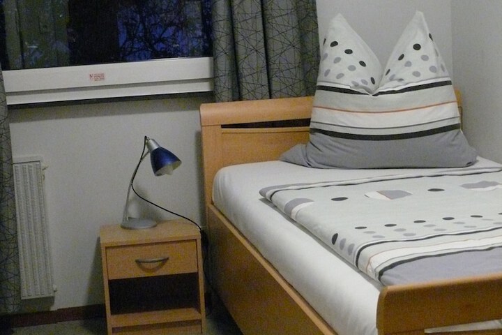 Room 3 of 53